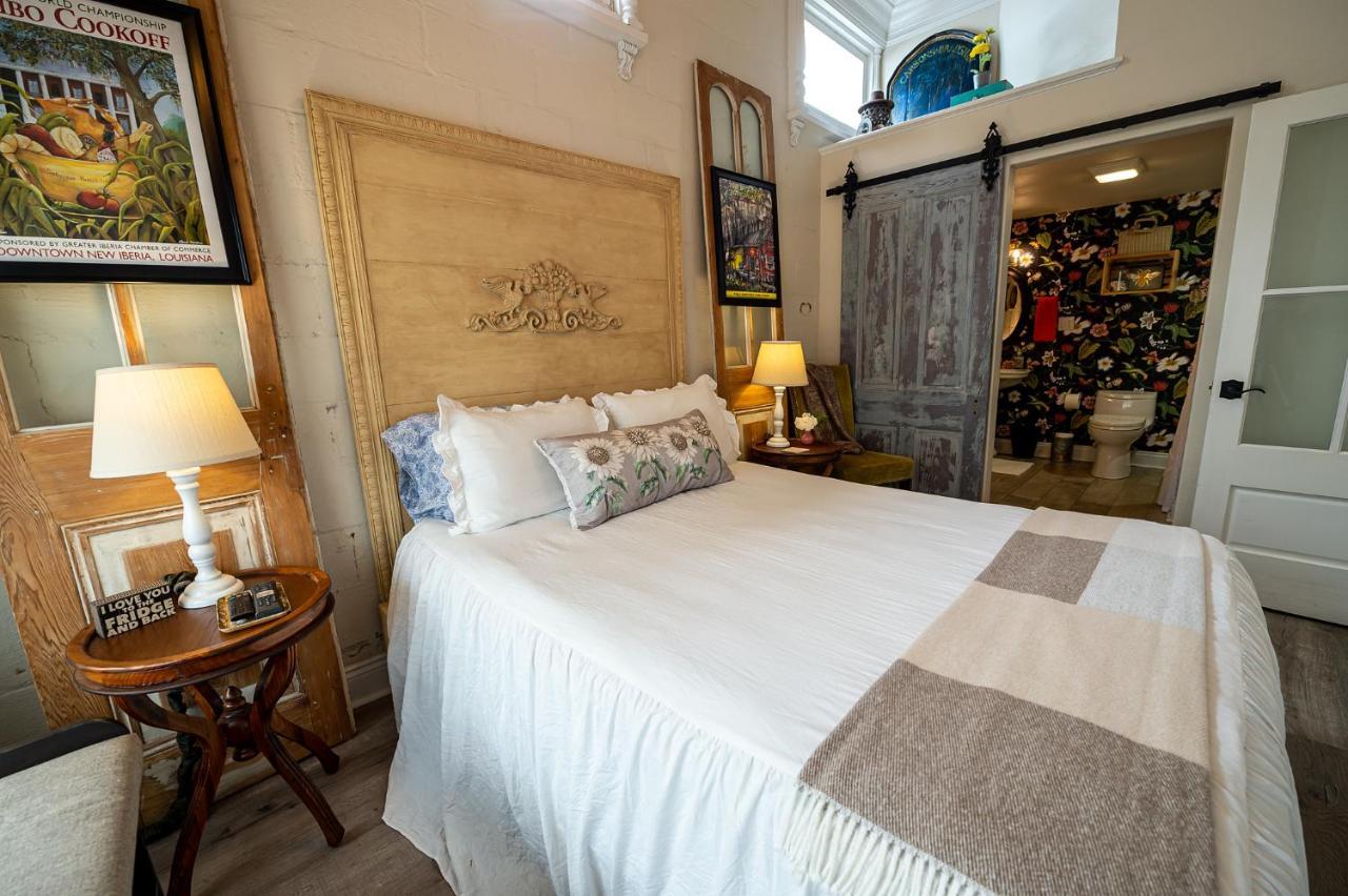 Chateau Royale, Pet Friendly, On Bayou, Downtown! New Iberia Exterior foto