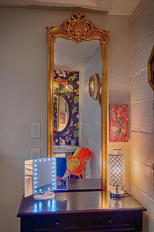 Chateau Royale, Pet Friendly, On Bayou, Downtown! New Iberia Exterior foto